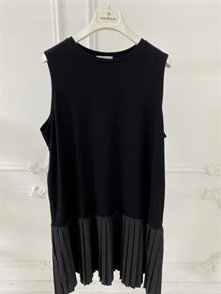 ETEK UCU PİLİSELİ SİYAH KOLSUZ KADIN BLUZ  MB01.22-2Y5