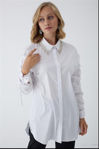 YAKASI TAŞLI UZUN KOLLU BEYAZ KADIN TUNİK MB11.203-2K4