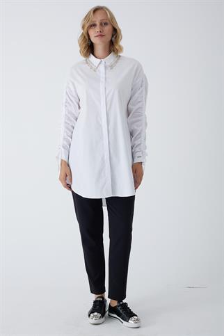 YAKASI TAŞLI UZUN KOLLU BEYAZ KADIN TUNİK MB11.203-2K4
