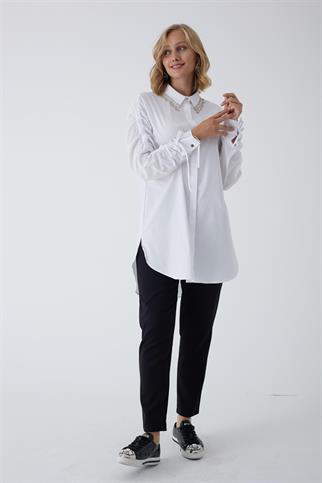 YAKASI TAŞLI UZUN KOLLU BEYAZ KADIN TUNİK MB11.203-2K4