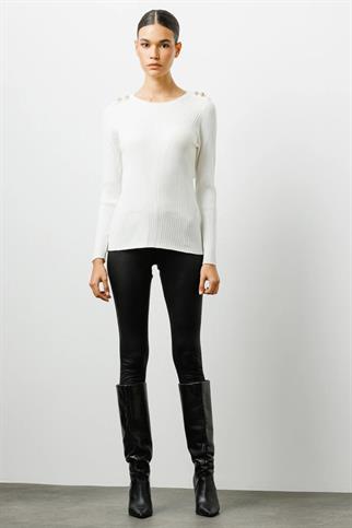 UZUN KOLLU OMUZLARI DÜĞMELİ EKRU KADIN KAZAK 27346-2K4