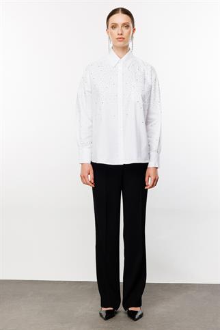 UZUN KOLLU TAŞ İŞLEMELİ BEYAZ KADIN GÖMLEK 32390-2Y4