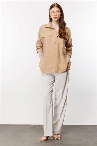 SÜS KAPAK CEPLİ KUM KADIN GÖMLEK 34391-2Y4