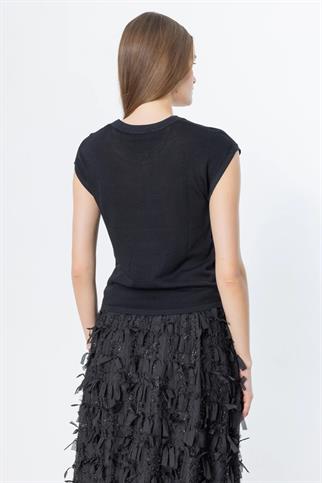 SIFIR YAKA KISA KOLLU SİYAH KADIN BLUZ  50403-2Y5