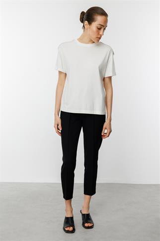 Omuzları Taşlı Sıfır Yaka Ekru Kadın  Tişört  51348-2Y5