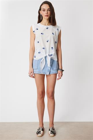 Önü Bağlamalı İşlemeli Pamuklu Bluz Mavı 72335-2Y6