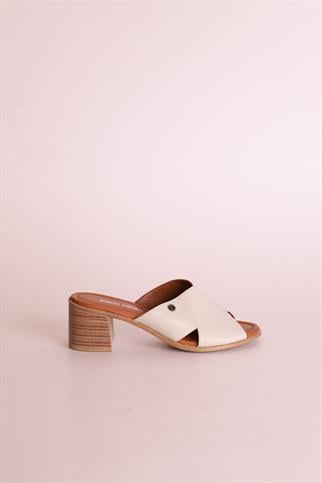 TOPUKLU ÇAPRAZ BANTLI BEJ KADIN TERLİK 7219-2Y4