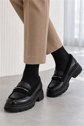 Kadın Siyah Cilt Ayakkabı 572507-2K7