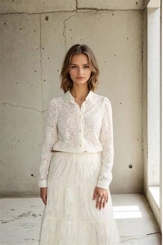 YAKASI BONCUK İŞLEMELİ NATURAL KADIN GÖMLEK   M38167-2Y5