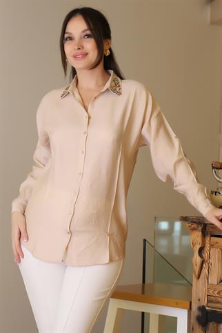 YAKASI BONCUK İŞLEMELİ BEJ KADIN GÖMLEK  3210-2Y5