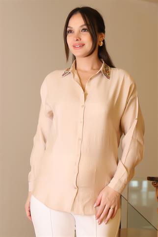 YAKASI BONCUK İŞLEMELİ BEJ KADIN GÖMLEK  3210-2Y5