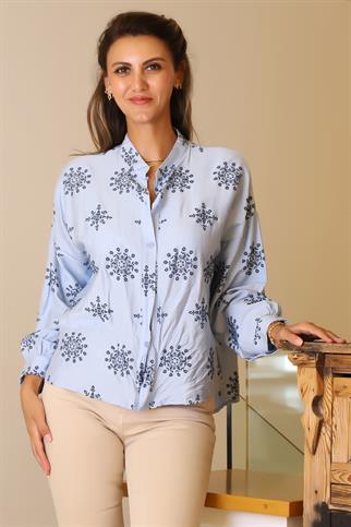 DİK YAKA İŞLEMELİ MAVİ  KADIN BLUZ 51029-2Y5