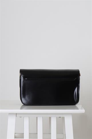 SİYAH KAPAKLI KADIN EL ÇANTASI   26868-2Y5