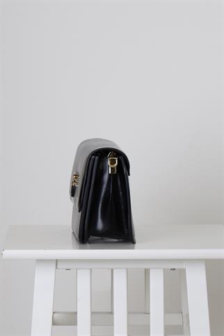 SİYAH KAPAKLI KADIN EL ÇANTASI   26868-2Y5