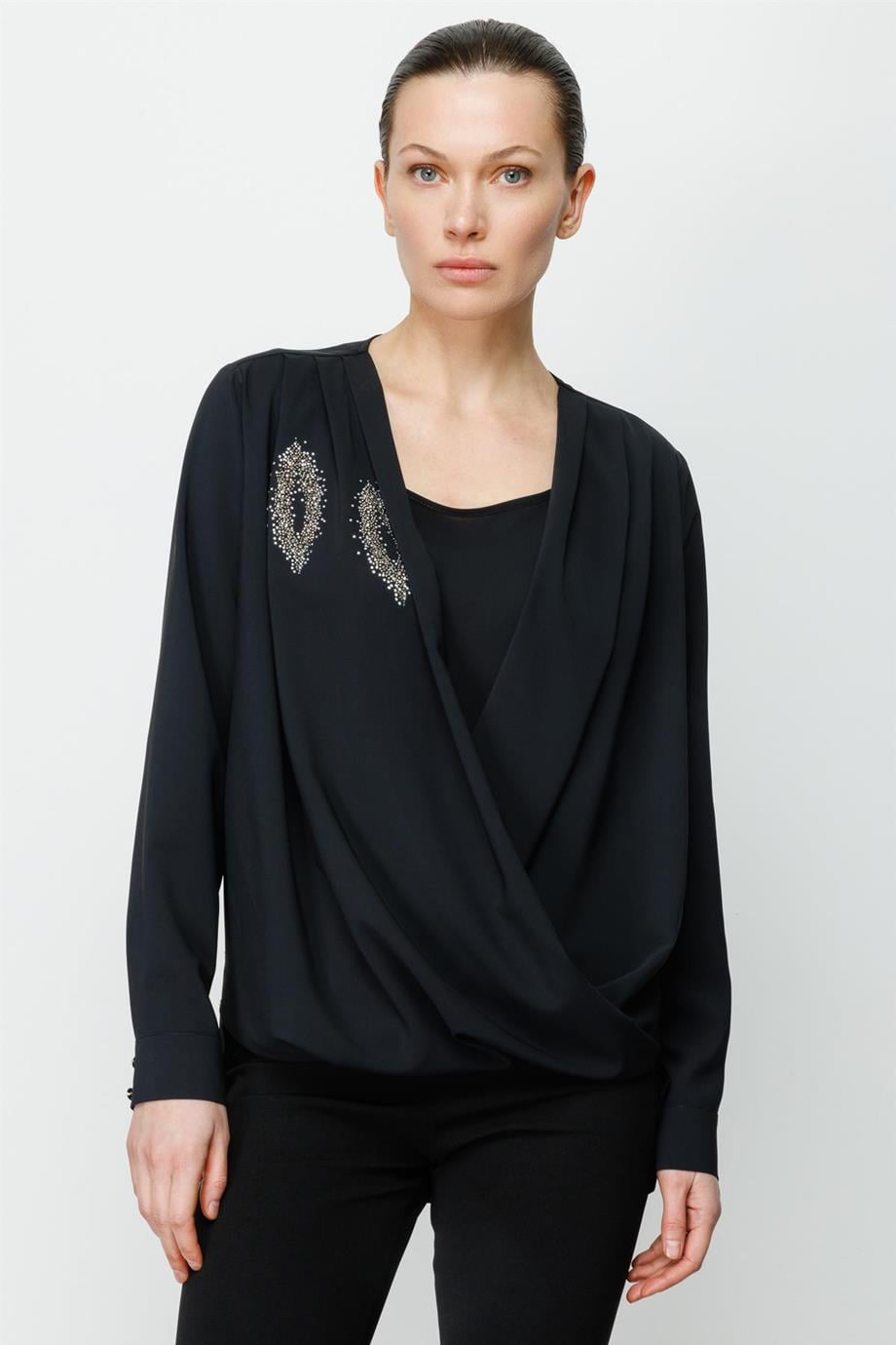 01584-2Y3 MODA İLGİ BLUZSİYAH