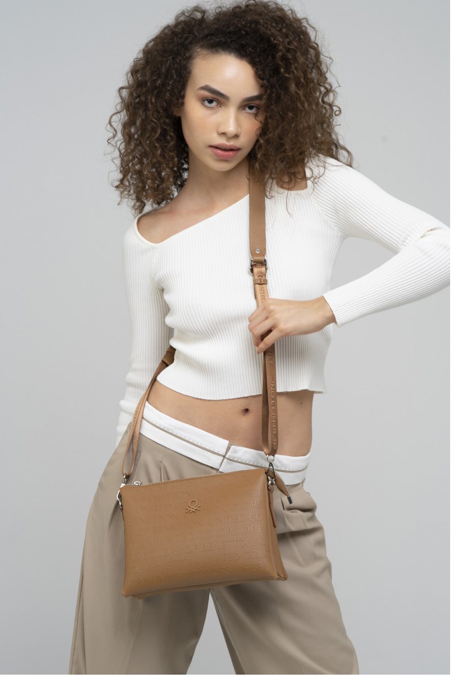878-2K3 BENETTON ÇANTAA.CAMEL