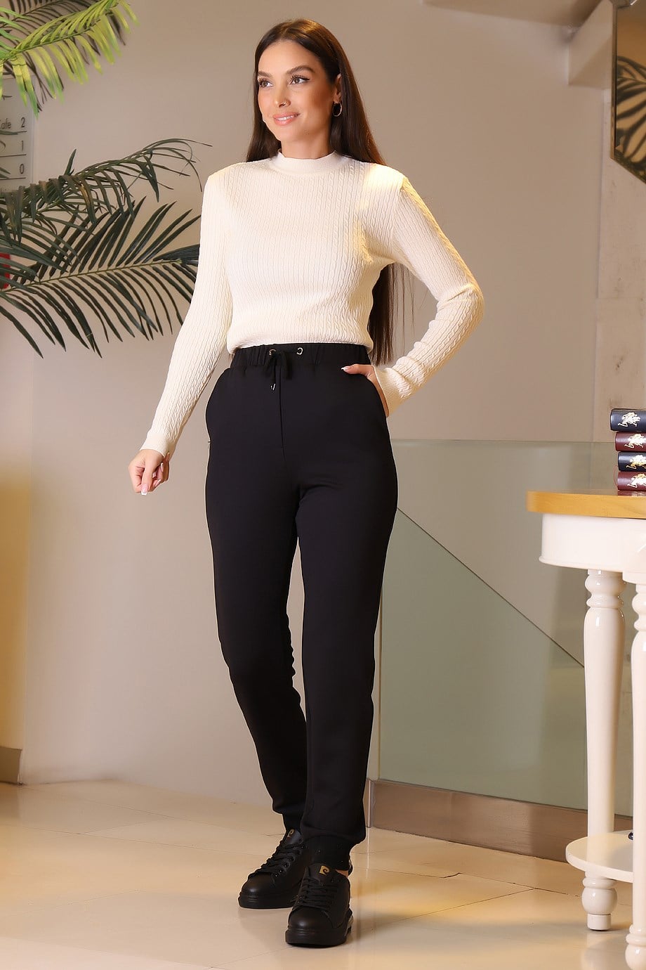 BELİ LASTİKLİ SİYAH KADIN PANTOLON  0042-2K3