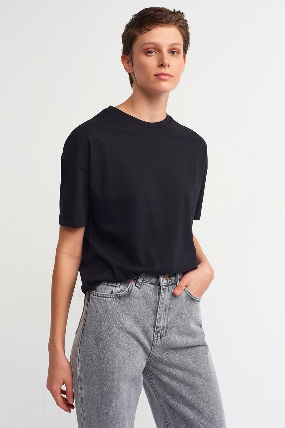 DİLVİN3683-2Y6 DİLVİN TSHIRT-SİYAH