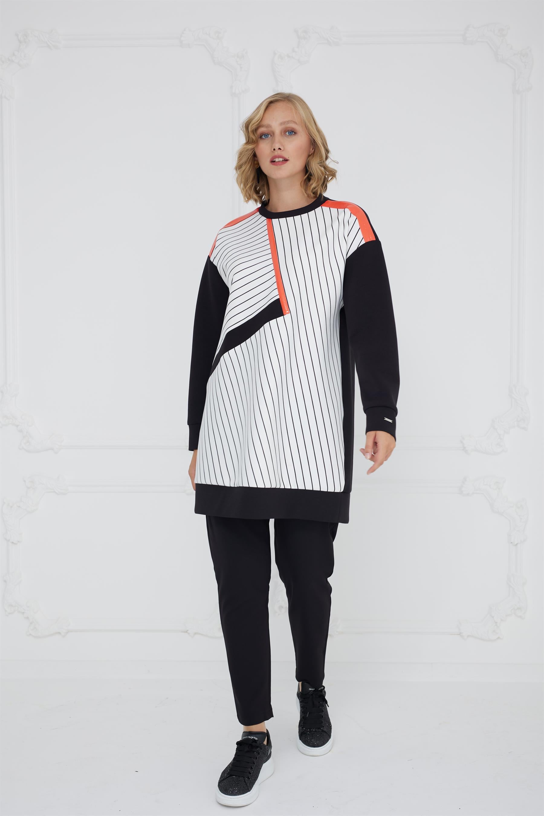 MOODBASİCMB21.249-2K4 MOODBASIC SWEATSİYAH