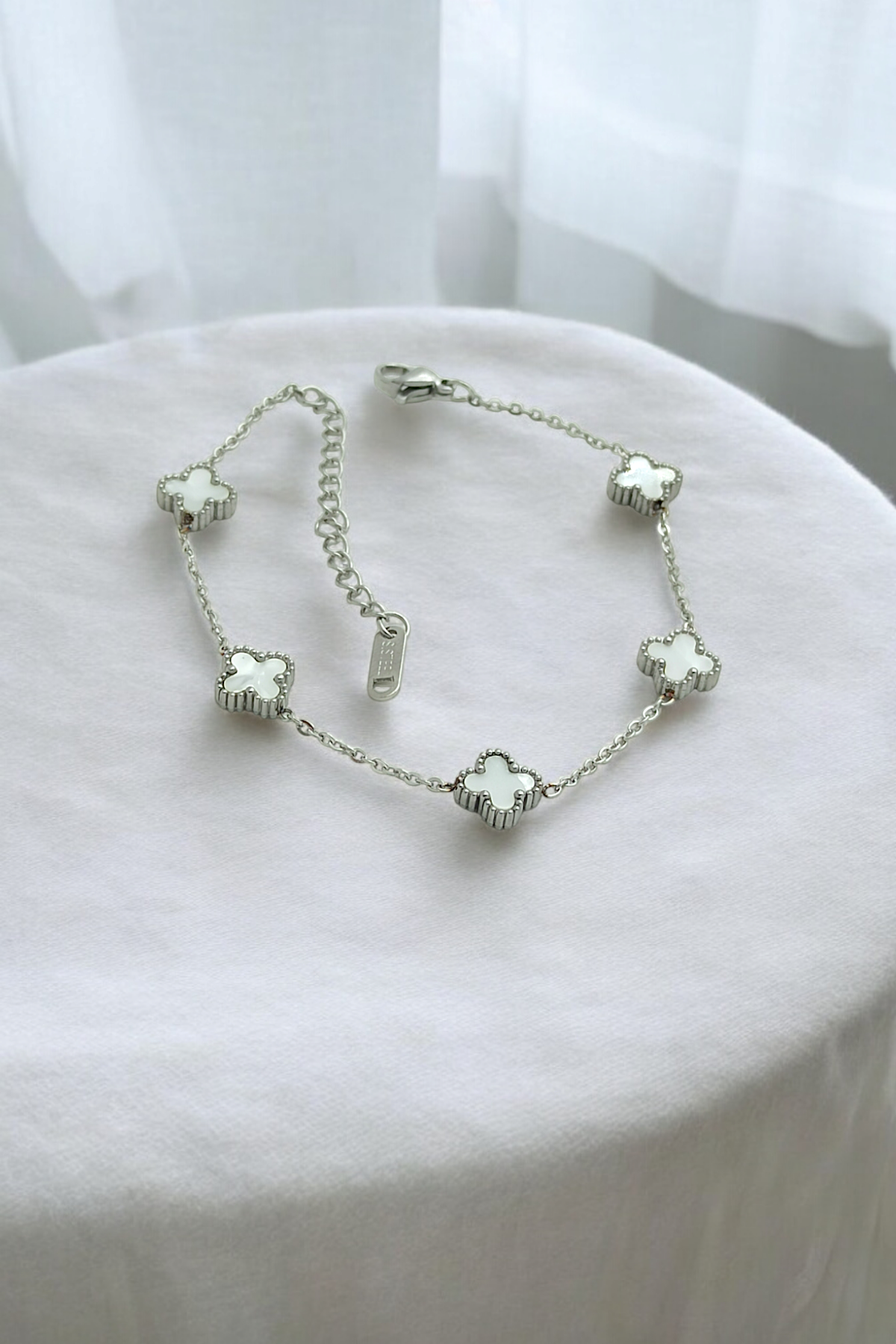 Çelik Minimal Sedefli Yonca Bileklik