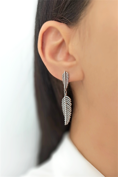 Çelik Simli Yaprak Küpe TrKüpe34525