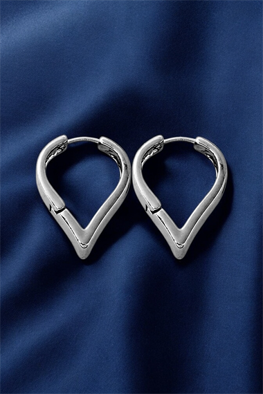 Premium Bombeli V Kalp Küpe