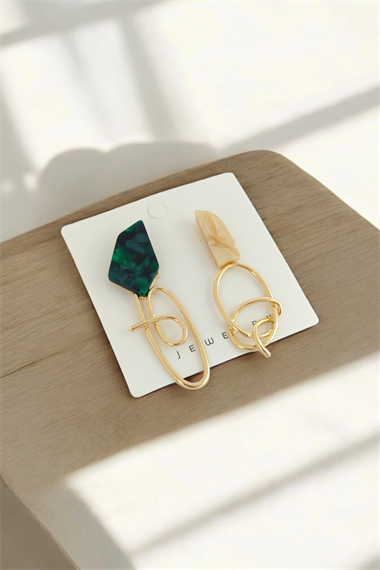 Premium Taşlı Geometrik Küpe