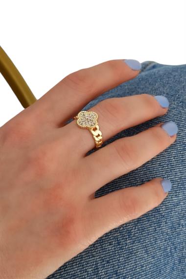 Premium Taşlı Yonca Geçmeli Yüzük