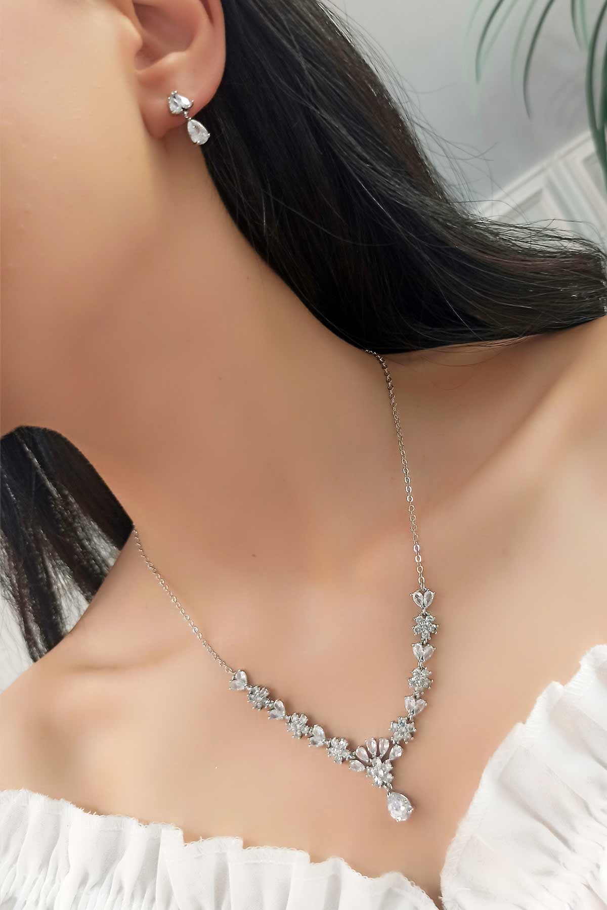 Abiye Set Zirkon Taşlı Sıralı Çiçek Kolye Küpe Takım TrKolye5649 A32003