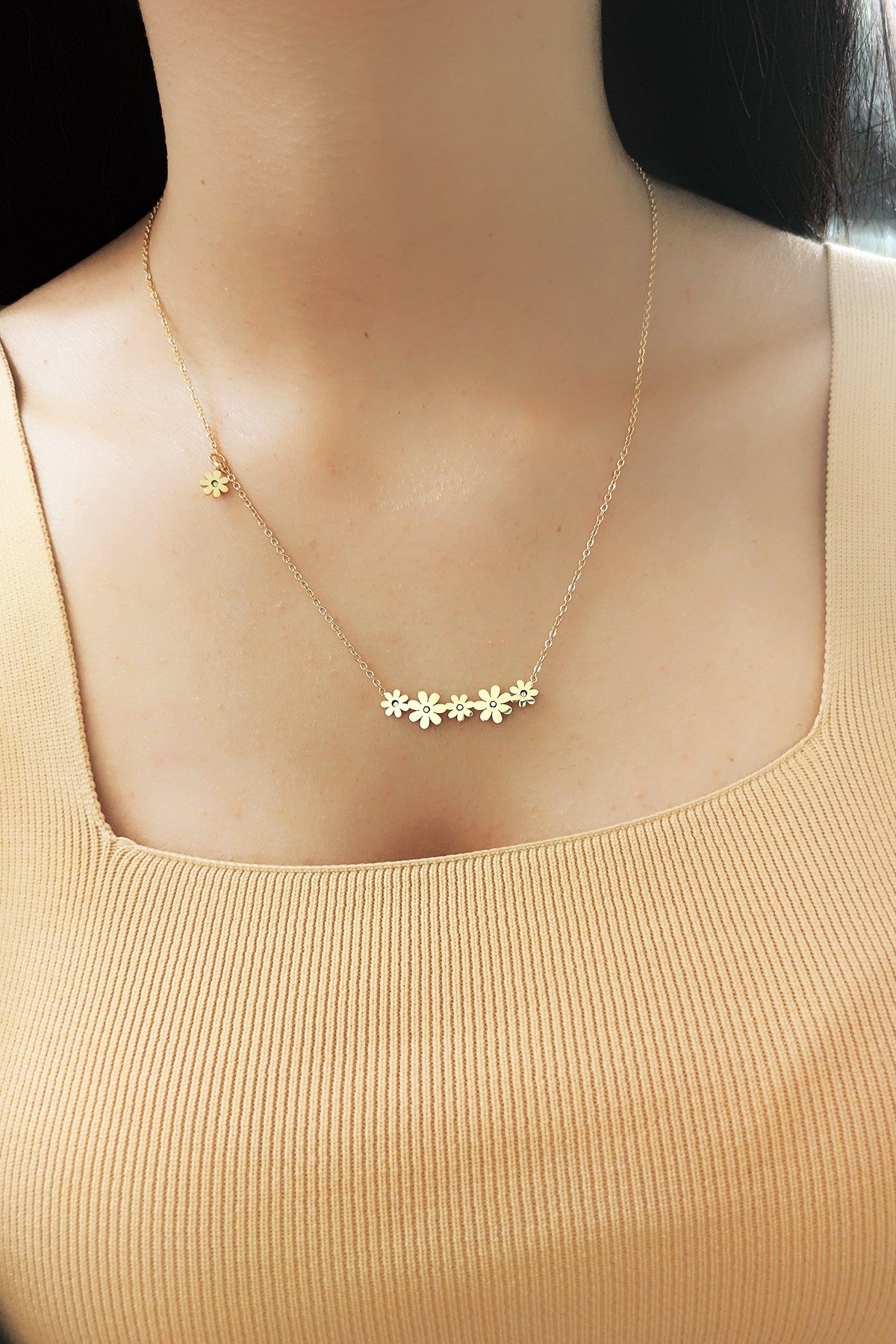 Çelik Çiçek Figür Kolye B350