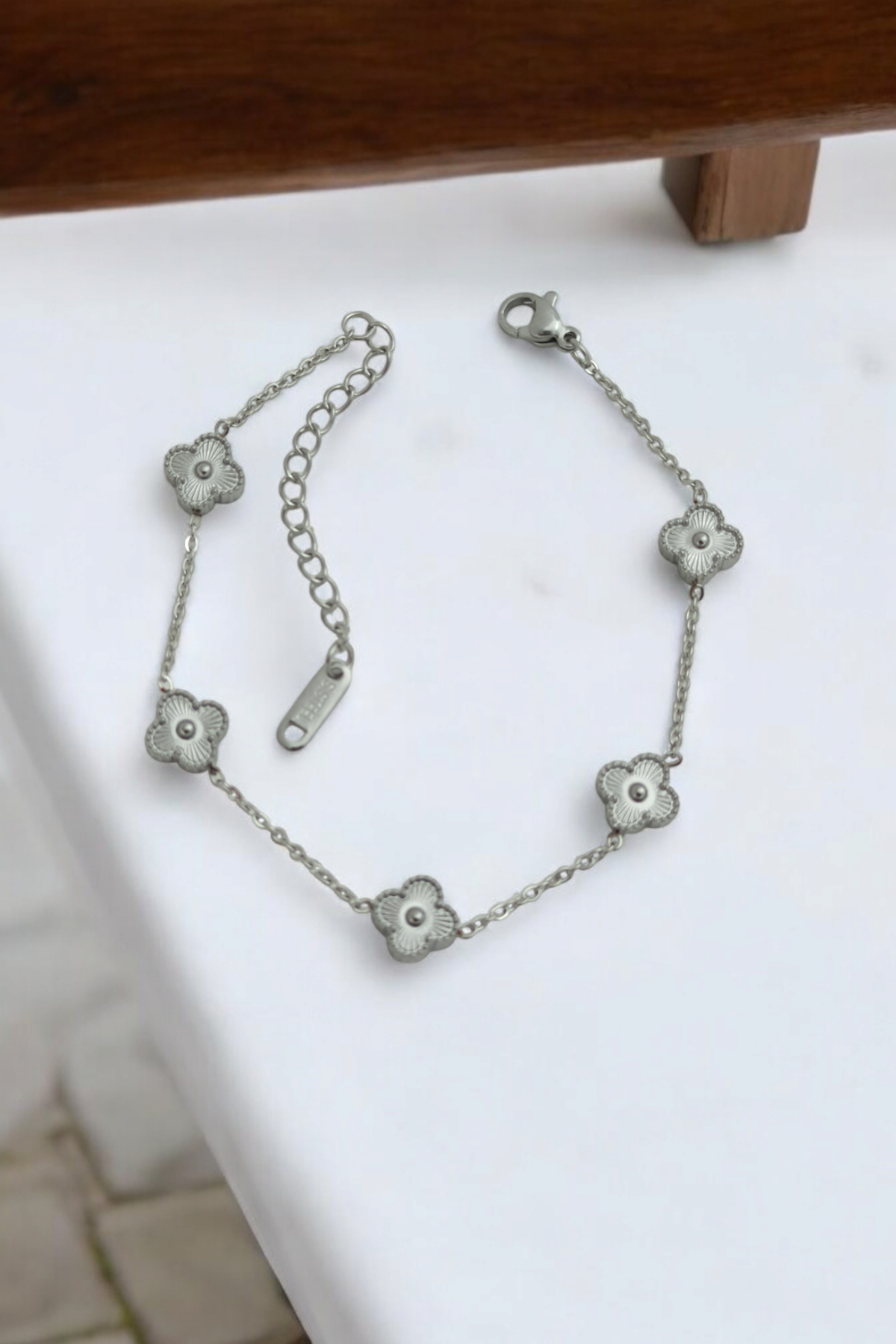 Çelik Minimal Sedefli Yonca Bileklik