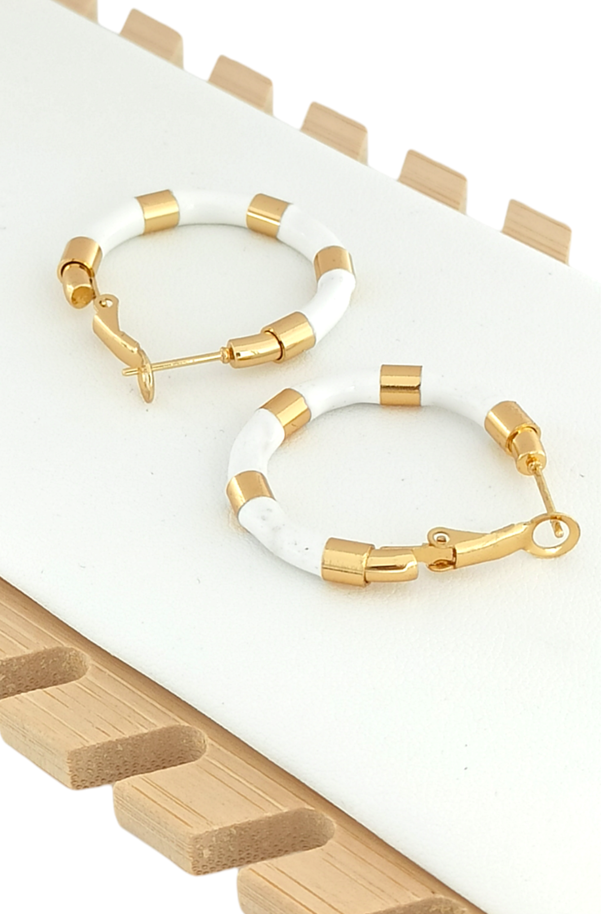 Çelik Plaka Mineli Halka Küpe