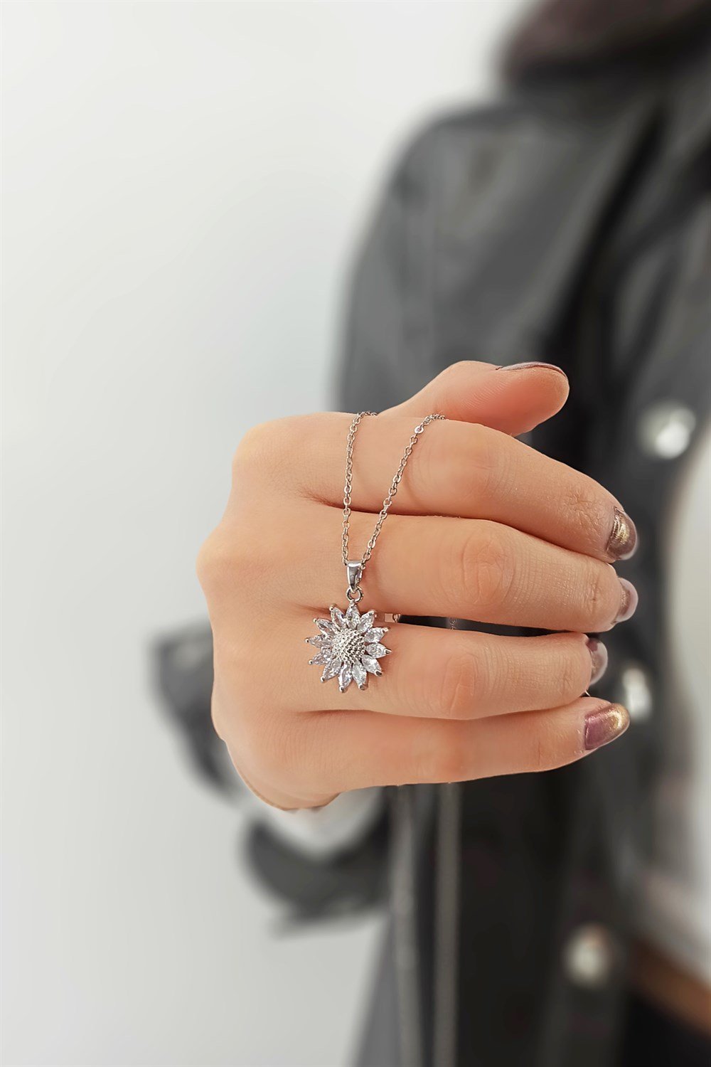 Çelik Zirkon Taş Çiçek Kolye TrKolye50208