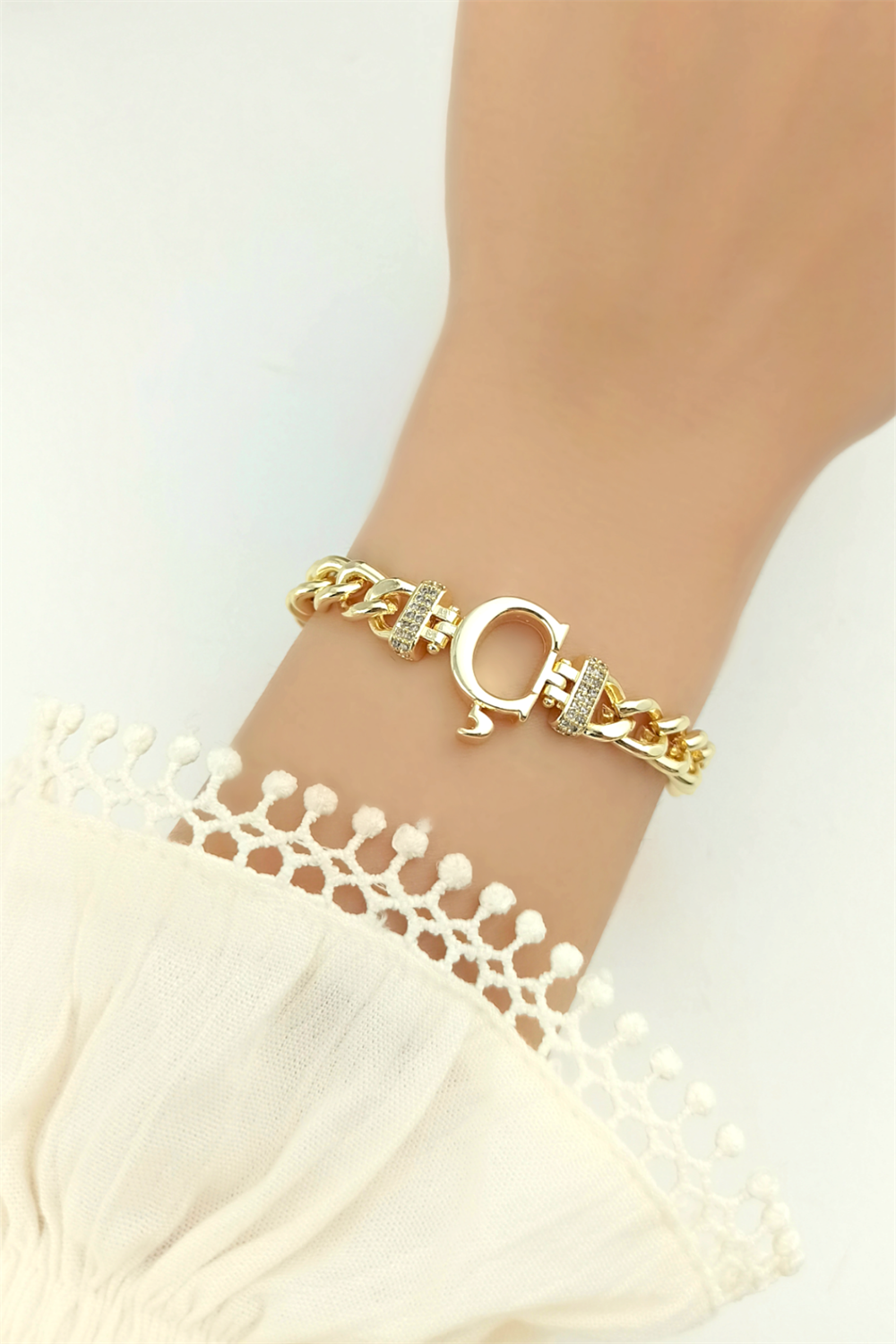 Gold Ç Harf Bileklik TrBilek70357