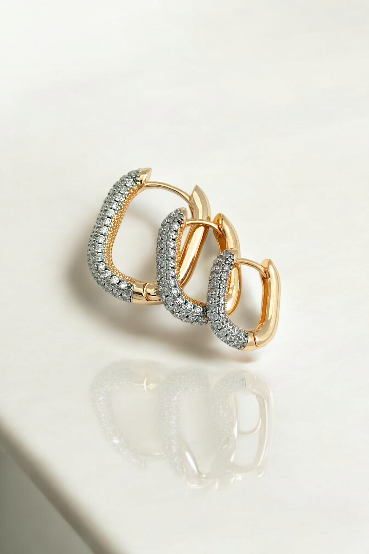 Premium İki Renk Taşlı Oval Halka Küpe 35618