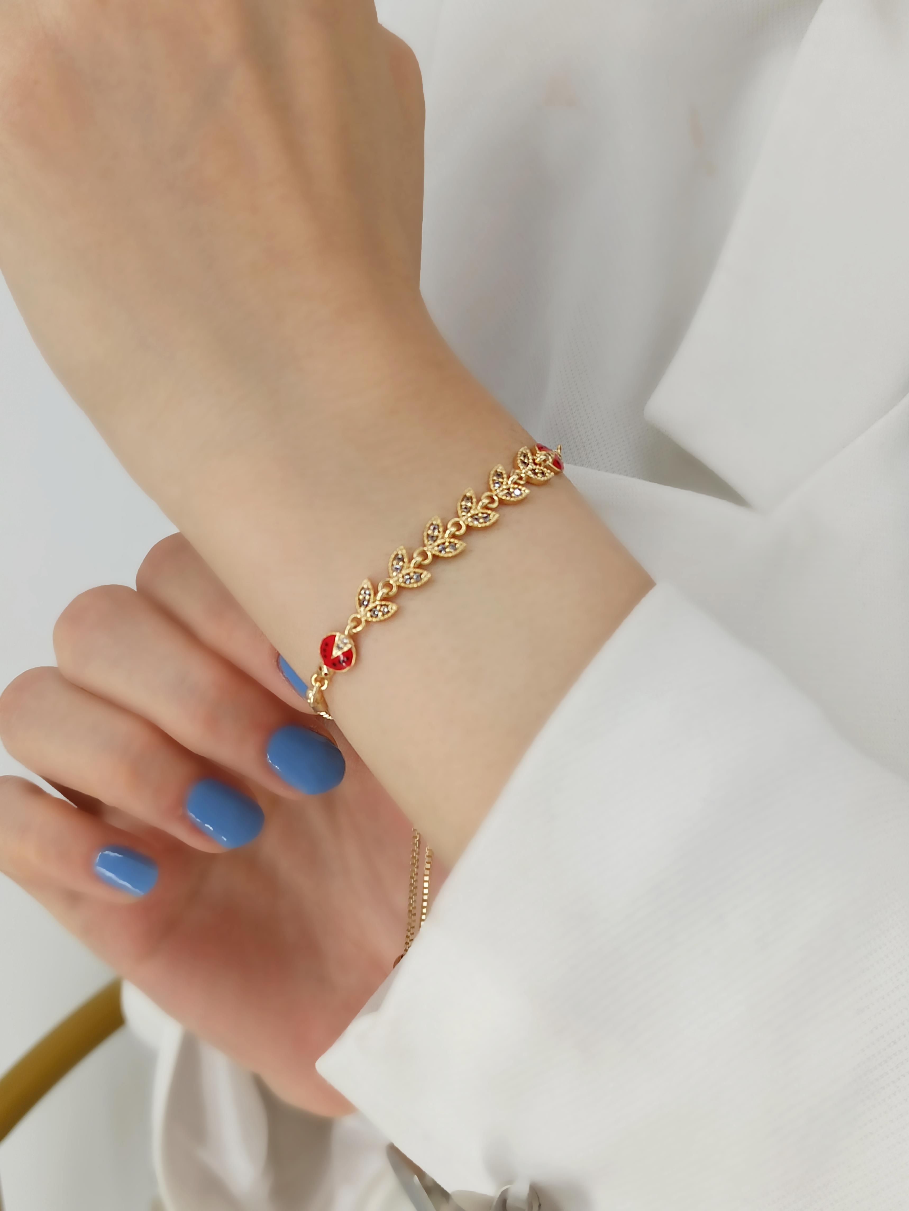 Premium Asansörlü Yapraklı Uğur Böceği Bileklik