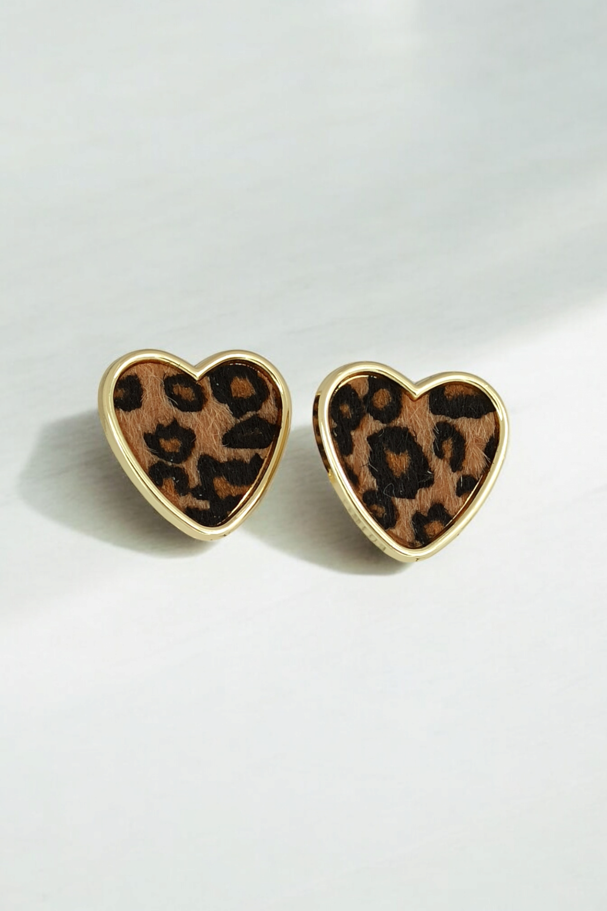Premium Leopar Desenli Altın Çerçeveli Kalp Küpe