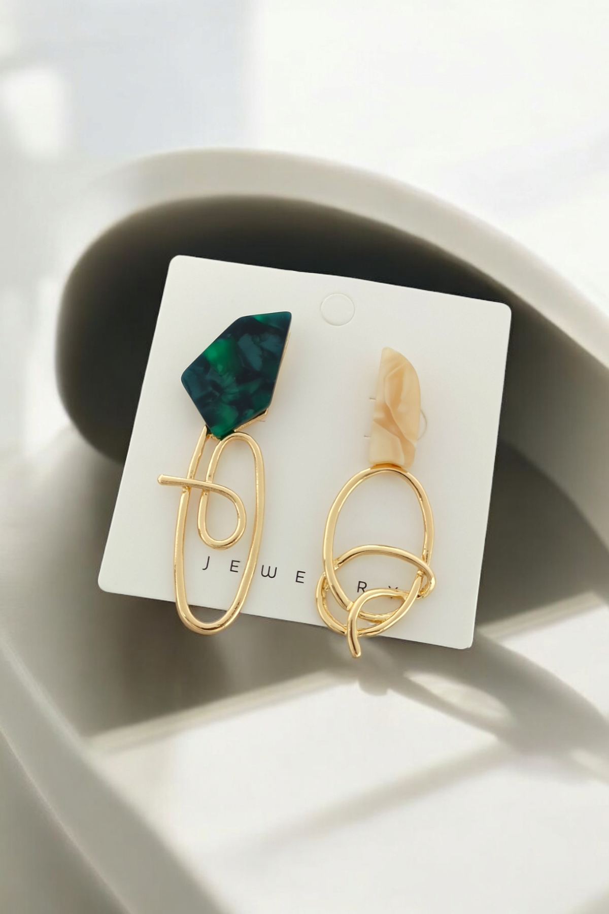 Premium Taşlı Geometrik Küpe