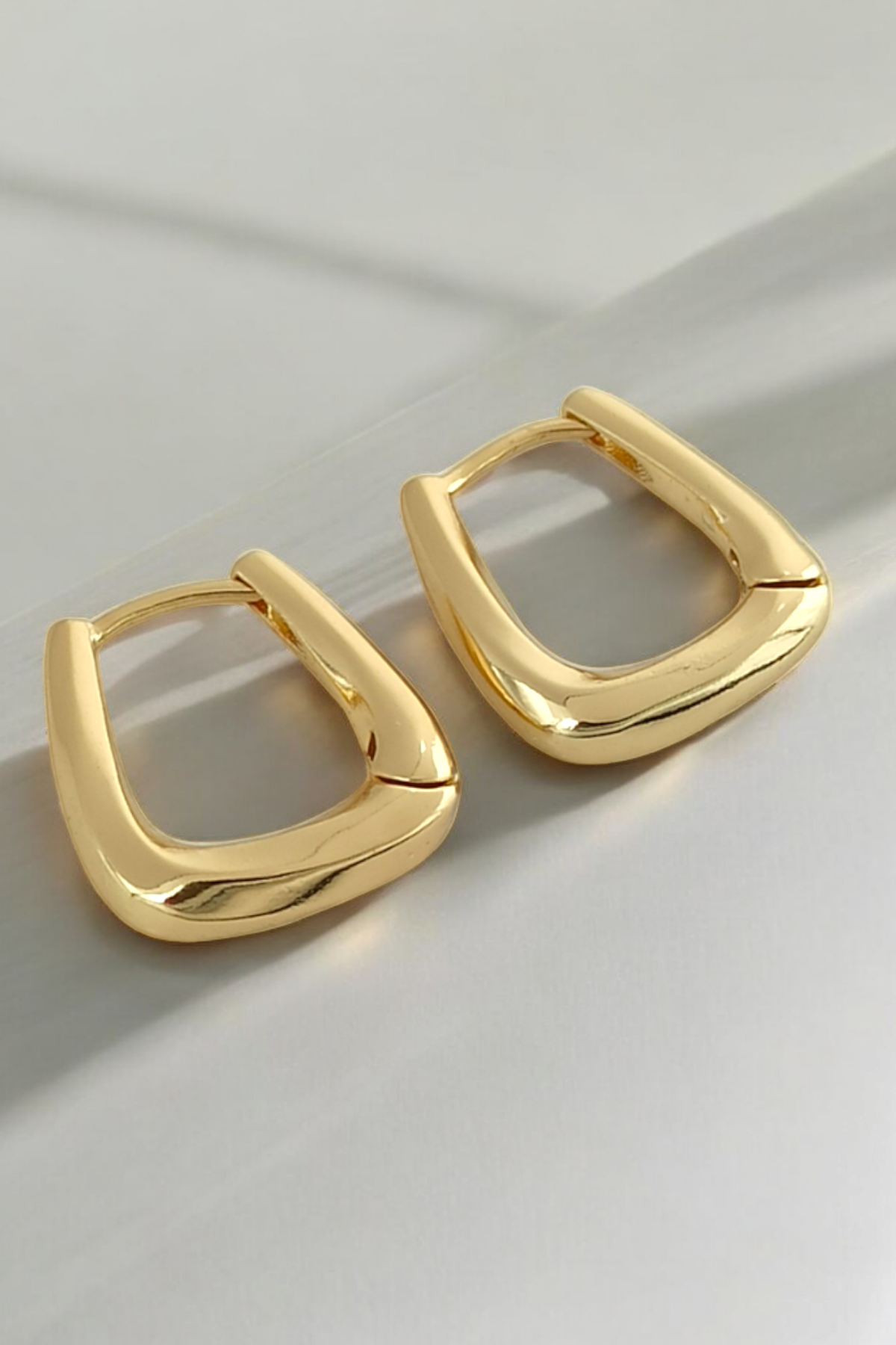 Xuping Renk Atmaz Oval Halka Küpe