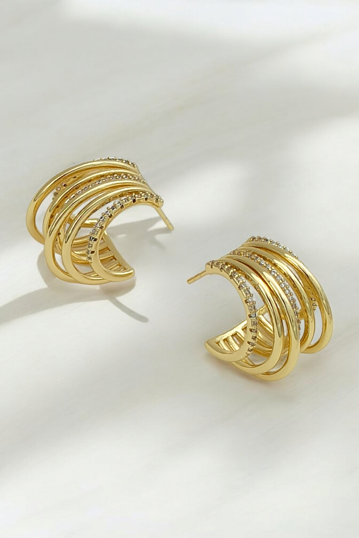 Xuping Renk Atmaz Taşlı Sıralı Küpe