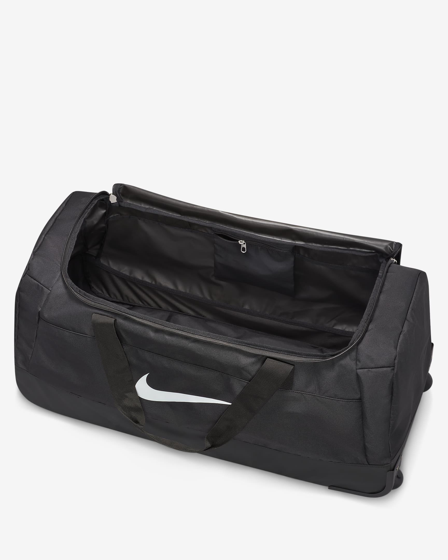 NIKE Club Team Tekerlekli Çanta (120L)