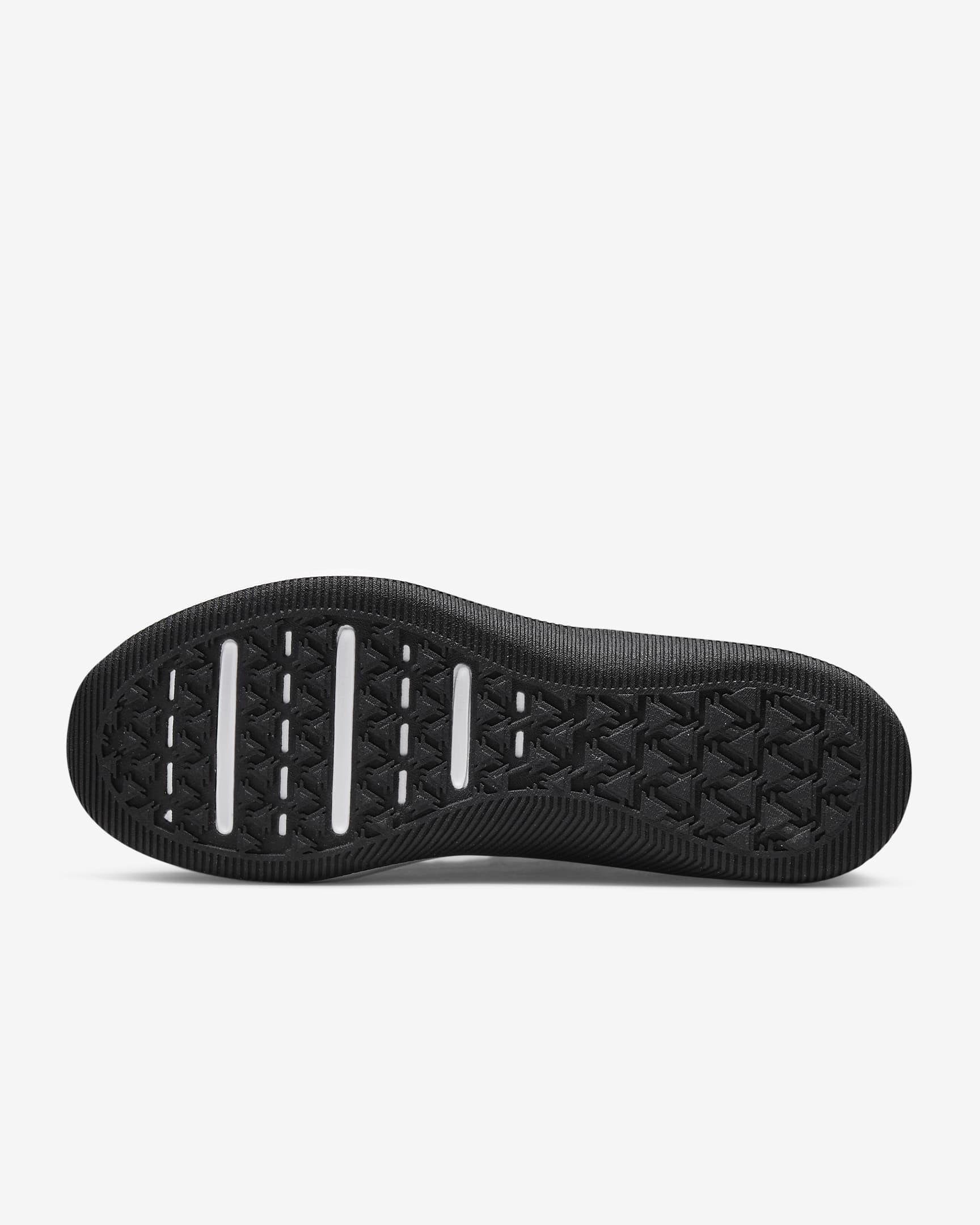 NIKE MC Trainer 2 Kadın Koşu Ayakkabısı