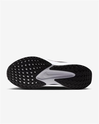 Nike Quest 6 Erkek Yol Koşu Ayakkabısı