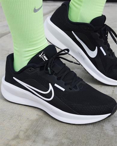 NIKE Downshifter 13 Kadın Yol Koşu Ayakkabısı