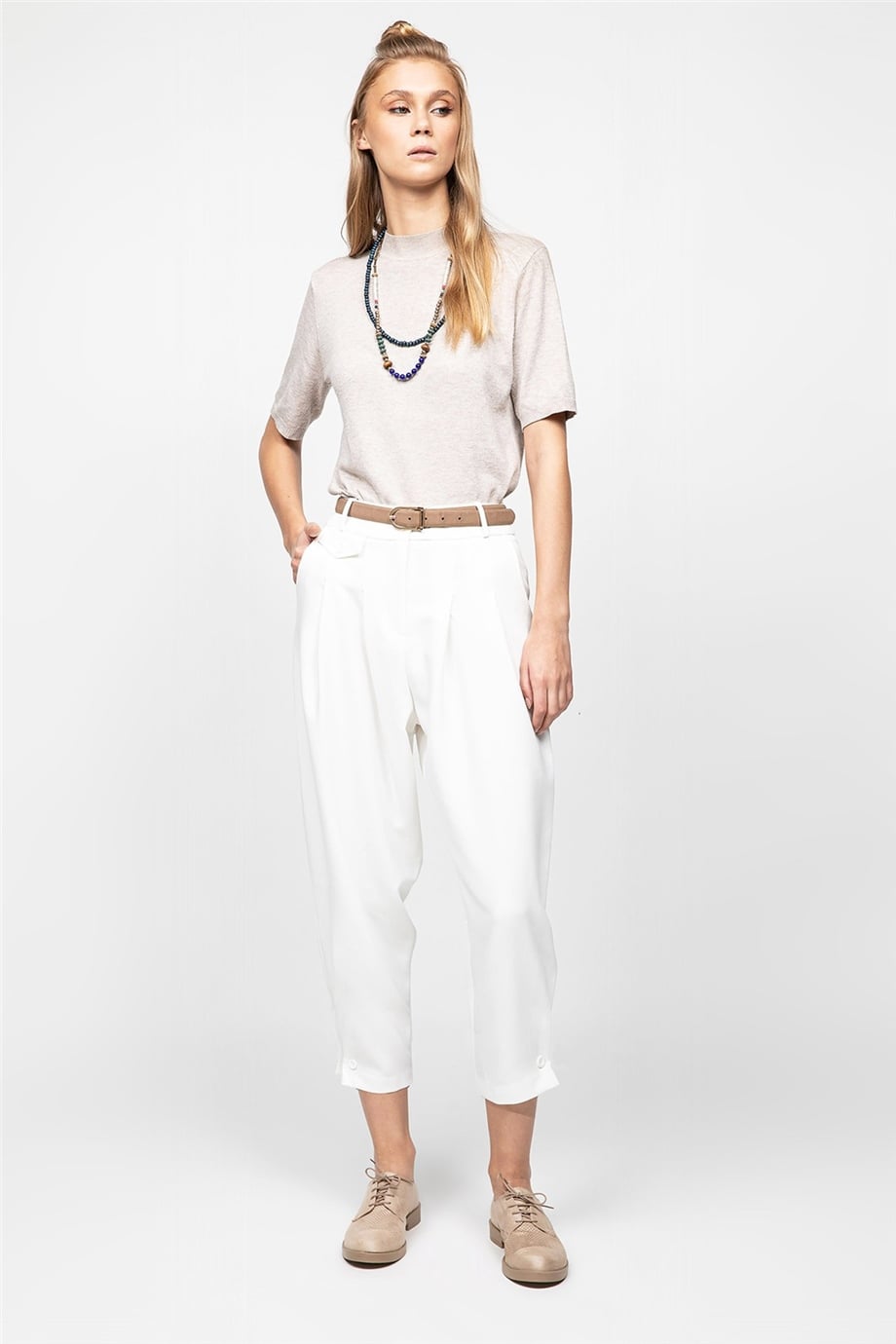 Beyaz Paçası Düğmeli Slouchy Pantolon