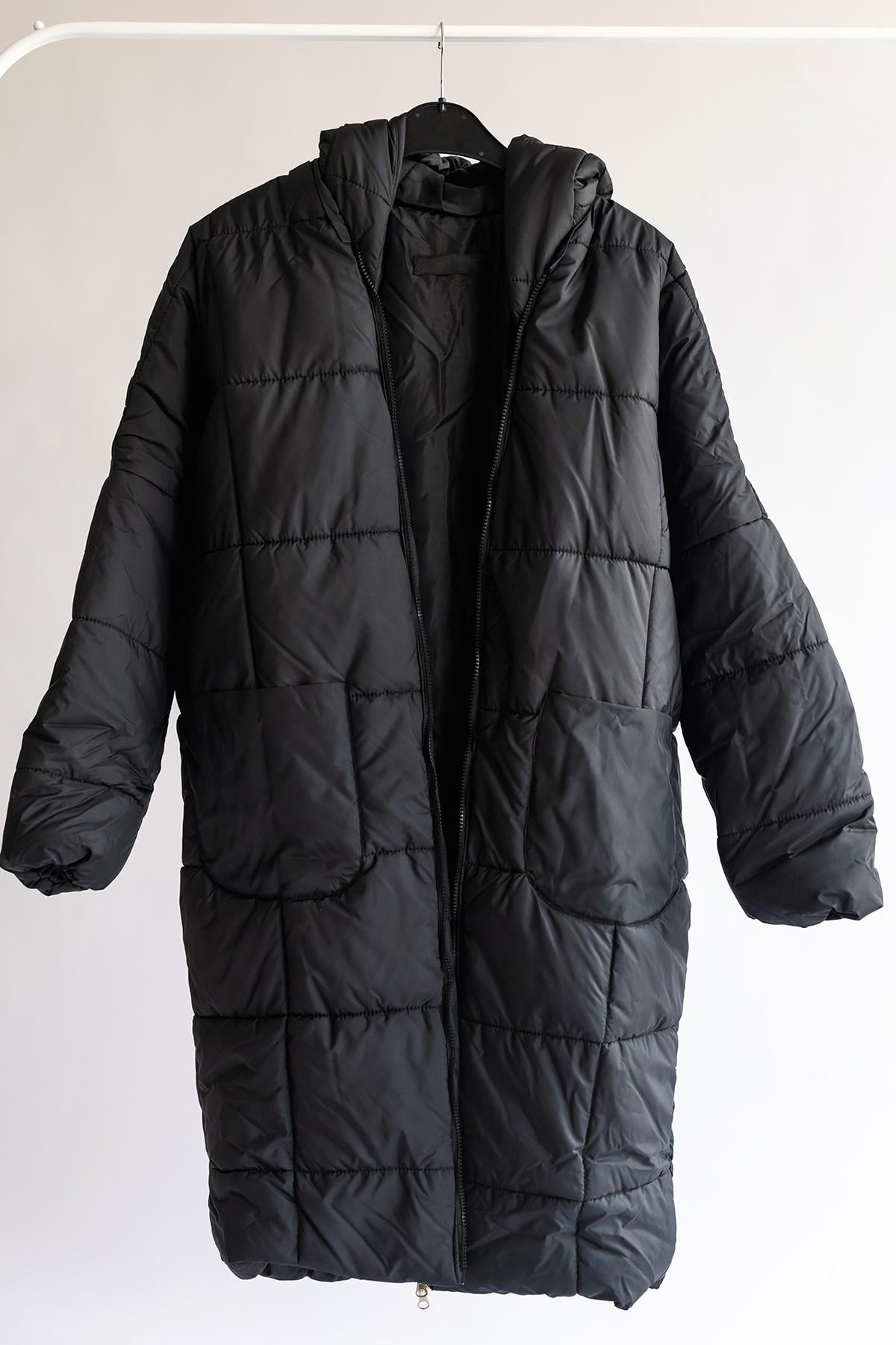 Siyah Oversize Uzun Şişme Mont