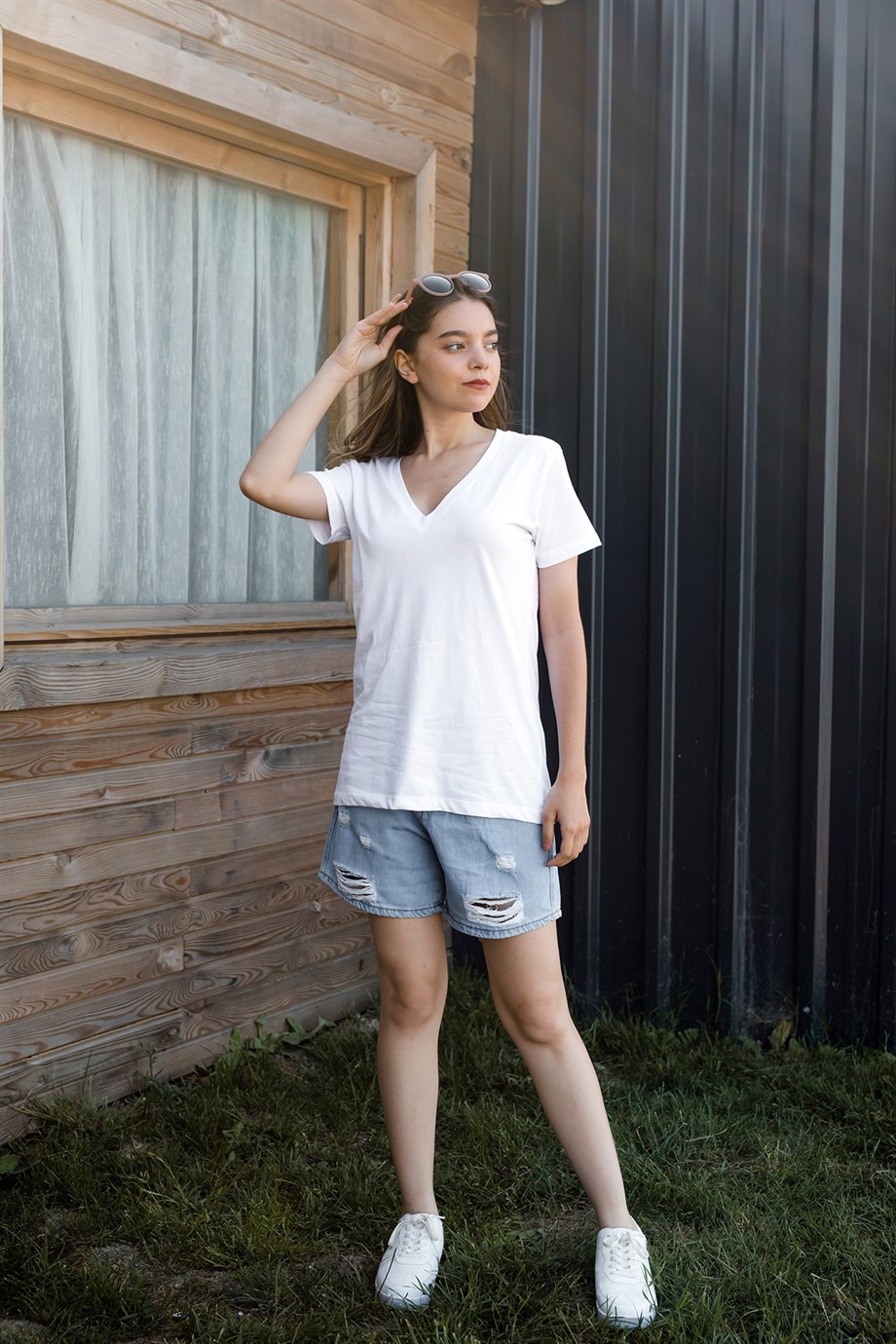 V Yaka Beyaz T-shirt