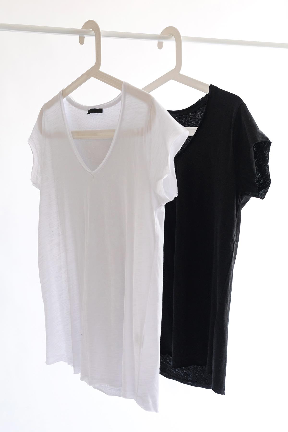 V Yaka Siyah Basic Flamlı Pamuk T-shirt