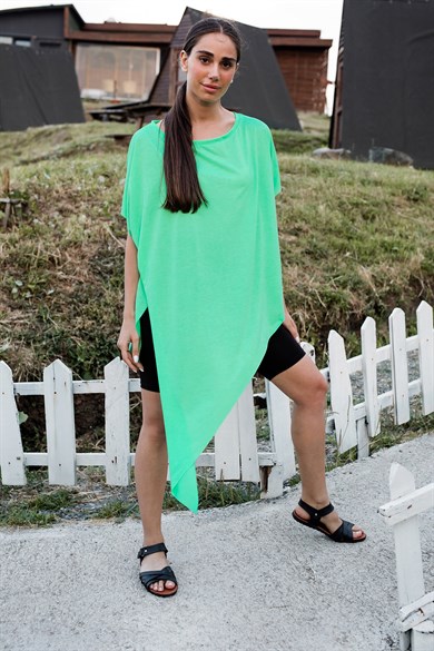 Asimetrik Model Yeşil T-shirt