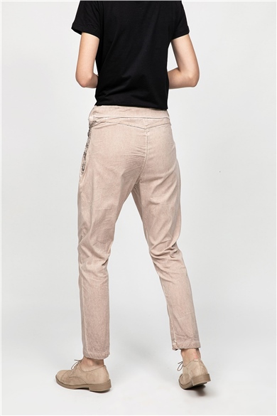 Beli Bağlamalı Bej Pantolon